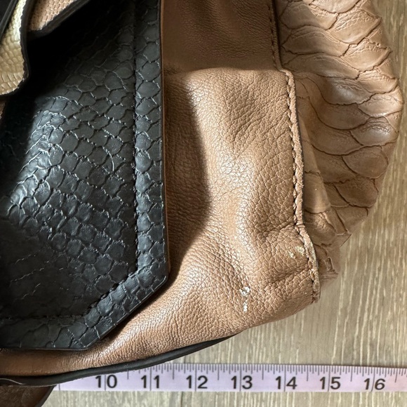 Guess bag - Picture 3 of 4